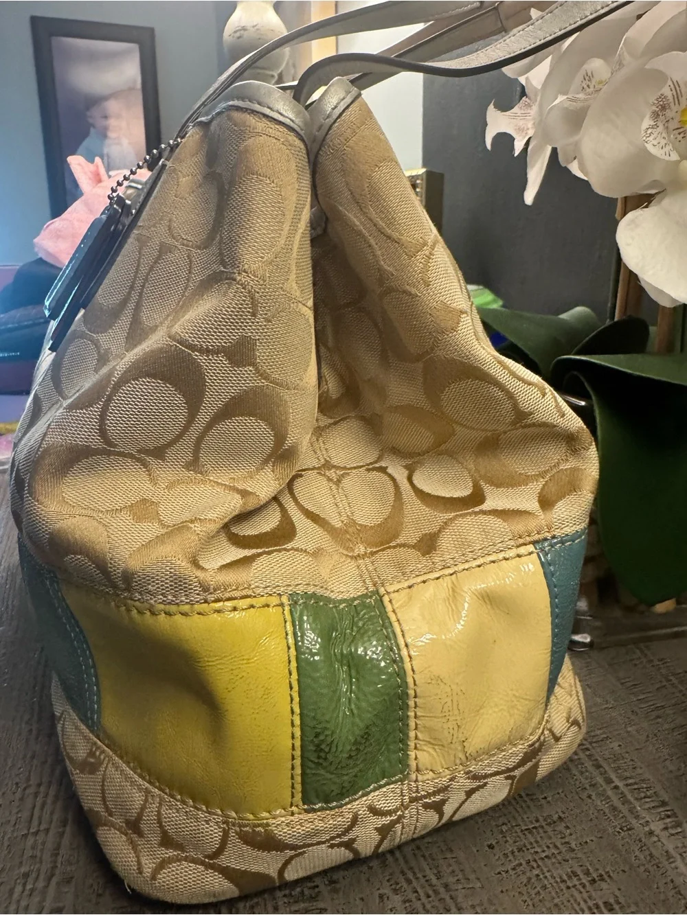 EUC Coach KISS LOCK Signature Canvas Tote with Multicolor Leather Patches 2 Tags